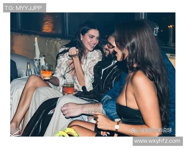 足球球星前女友盘点揭秘 揭露那些曾与顶级球员共度时光的女性 足球球星前女友盘点揭秘 揭露那些曾与顶级球员共度时光的女性