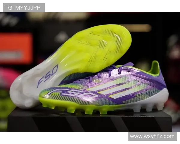 球星专用足球鞋价格揭秘高端款与普通款差异分析 球星专用足球鞋价格揭秘高端款与普通款差异分析