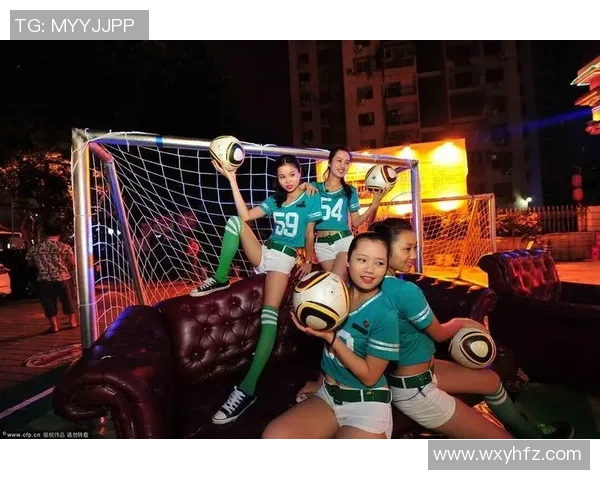 足球球星酒吧热舞激情四溢 酷炫舞姿点燃夜晚狂欢气氛